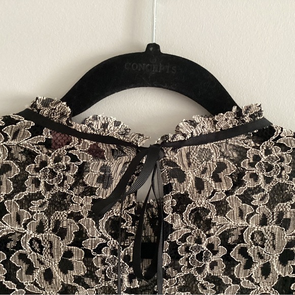 Ted Baker London Nomina Black/GreyishGold Lace Blouse, Size S - Picture 2 of 11